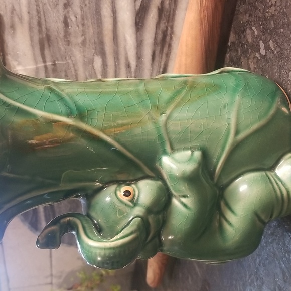 Vintage Elephant Crackle Ceramic Green Art Pottery Vase/Planter - Picture 3 of 9